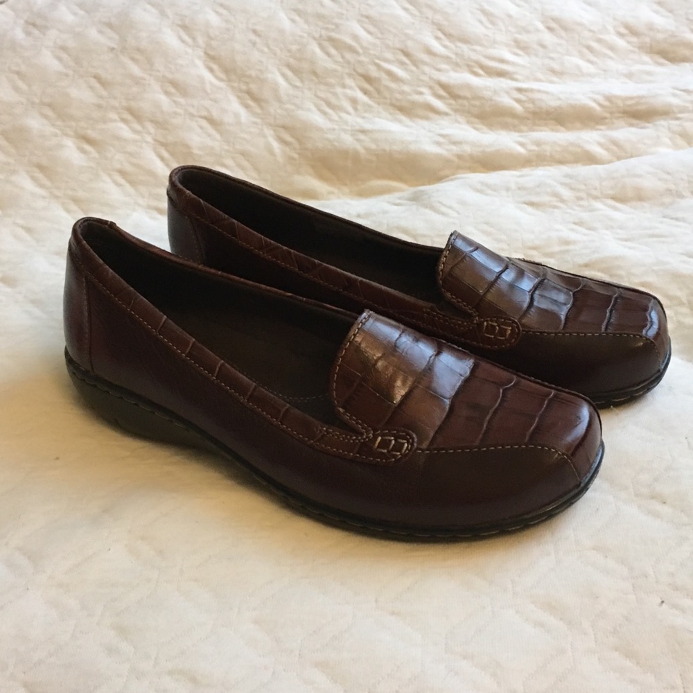 New Clark’s Bendables Brown Croc Leather Wide